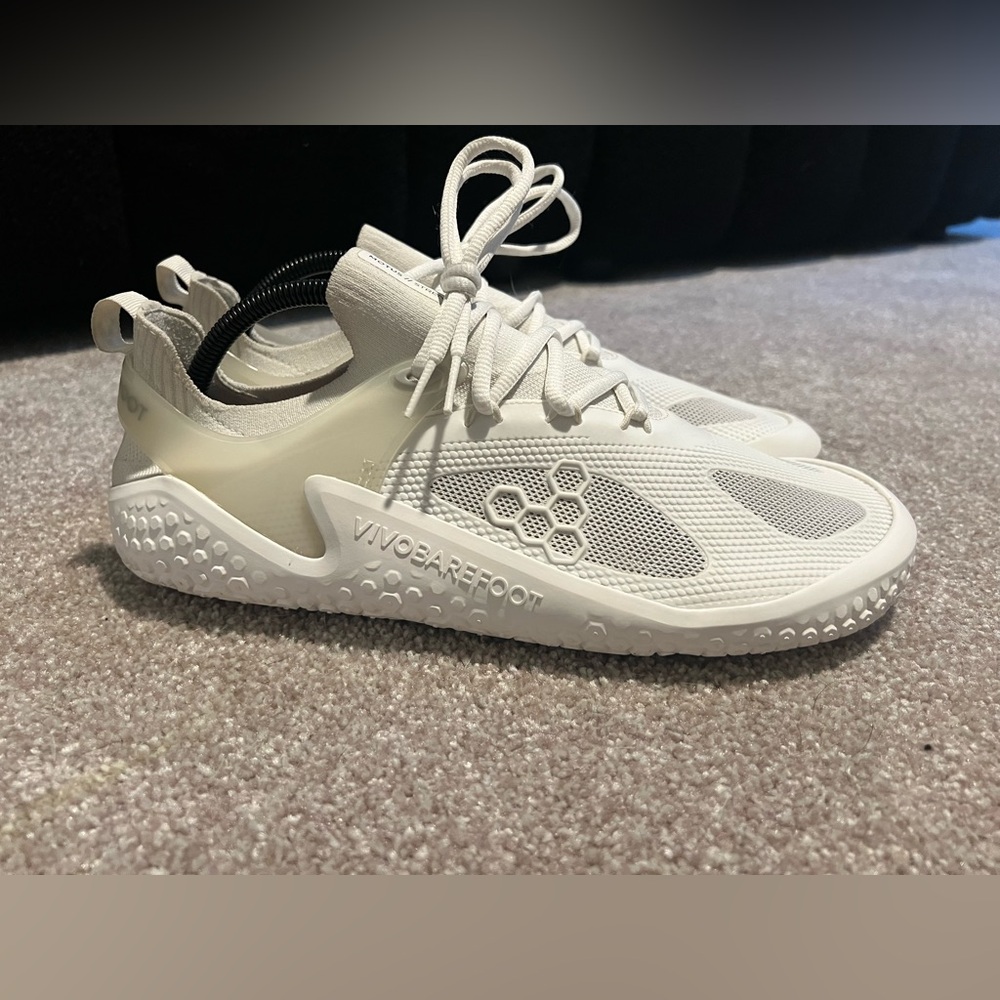 Vivobarefoot Motus Strength - size 9 Men’s